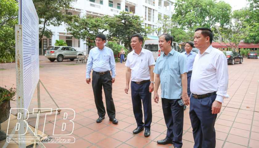 Kiểm tra công tác chuẩn bị tổ chức kỳ thi tốt nghiệp THPT năm 2025 tại Trường THPT Nguyễn Đức Cảnh